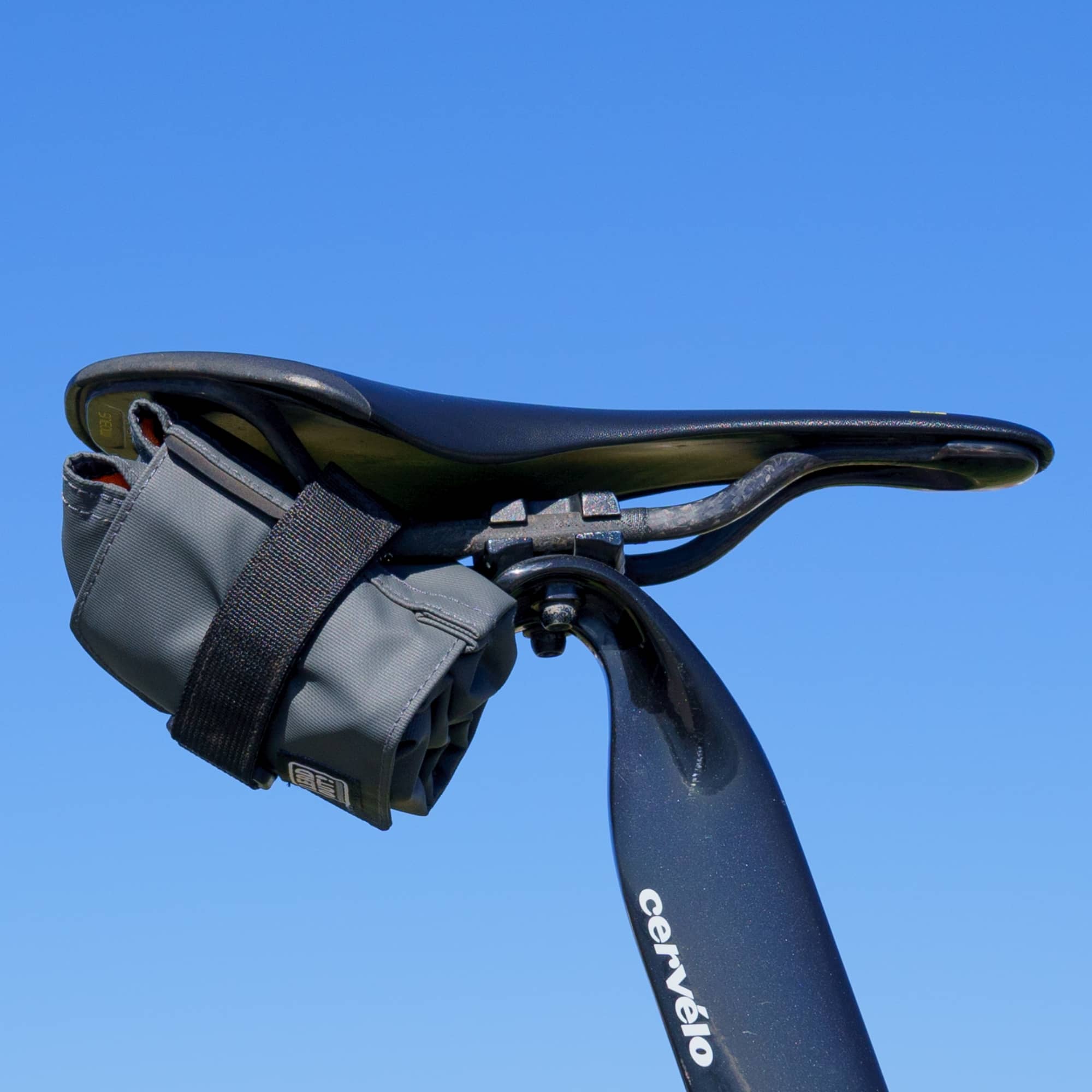 Lead Out! Bicycle Saddle Bag - Charcoal | CYCLISM